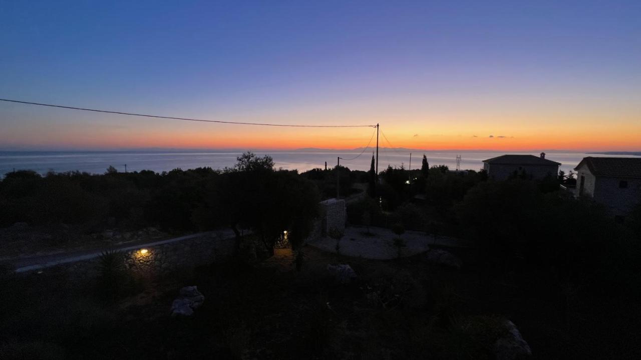 Luxurious Villa At A Unique Spot Agios Nikolaos  Exterior foto
