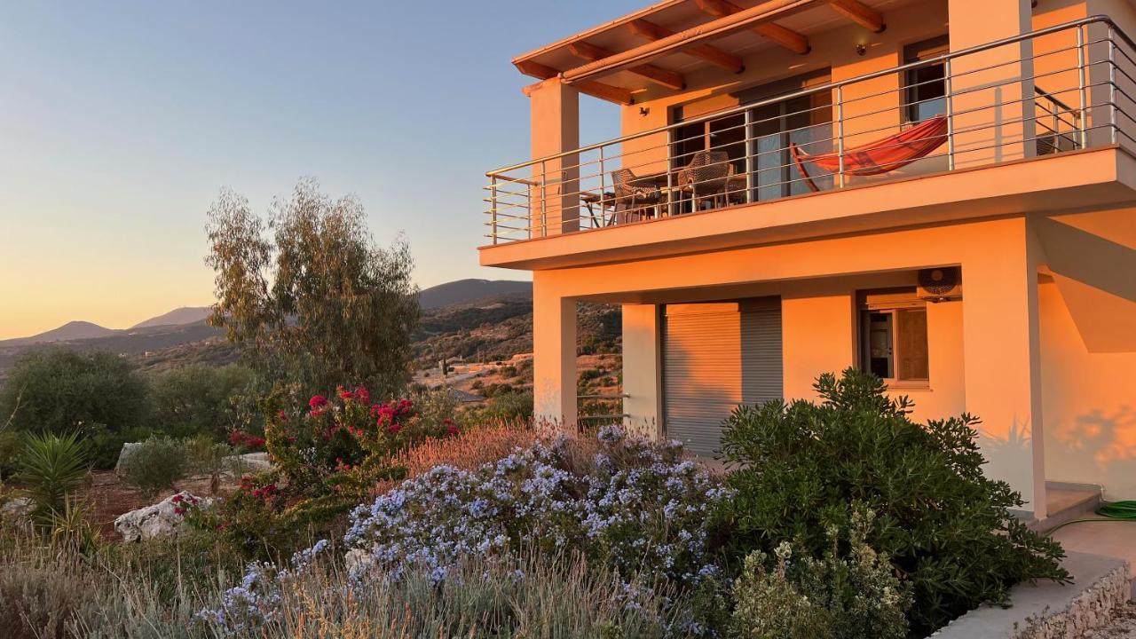 Luxurious Villa At A Unique Spot Agios Nikolaos  Exterior foto