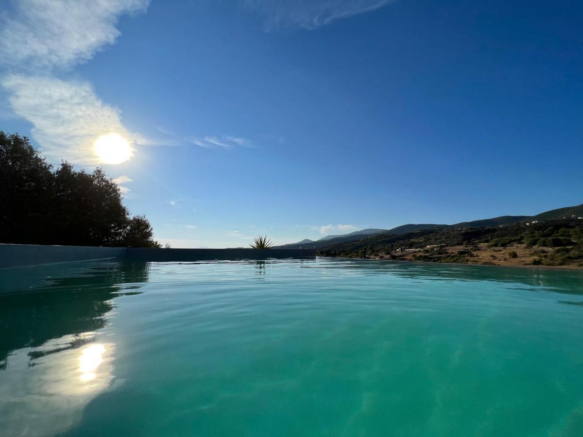 Luxurious Villa At A Unique Spot Agios Nikolaos  Exterior foto